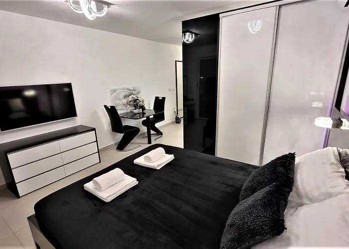 Bartol Luxury Krk Croatia, With Own Hot Tub - Whirlpool *